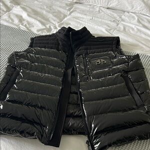 Moose Knuckles Mens Black Puffer Vest